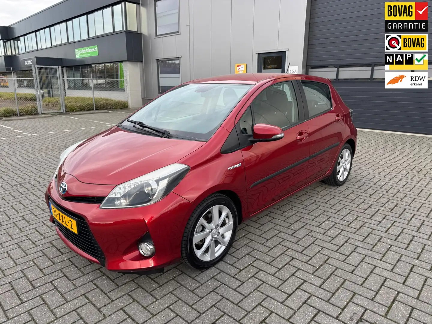 Toyota Yaris 1.5 Full Hybrid Dynamic Rood - 1
