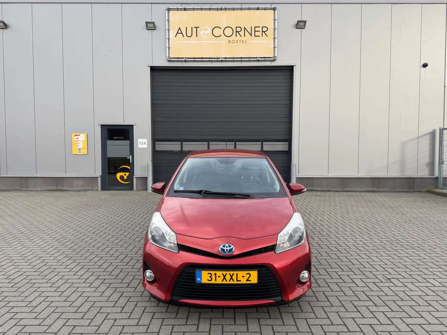 Toyota Yaris 1.5 Full Hybrid Dynamic Rood - 2