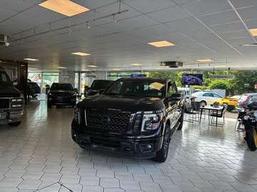 5.6L V8  PICKUP