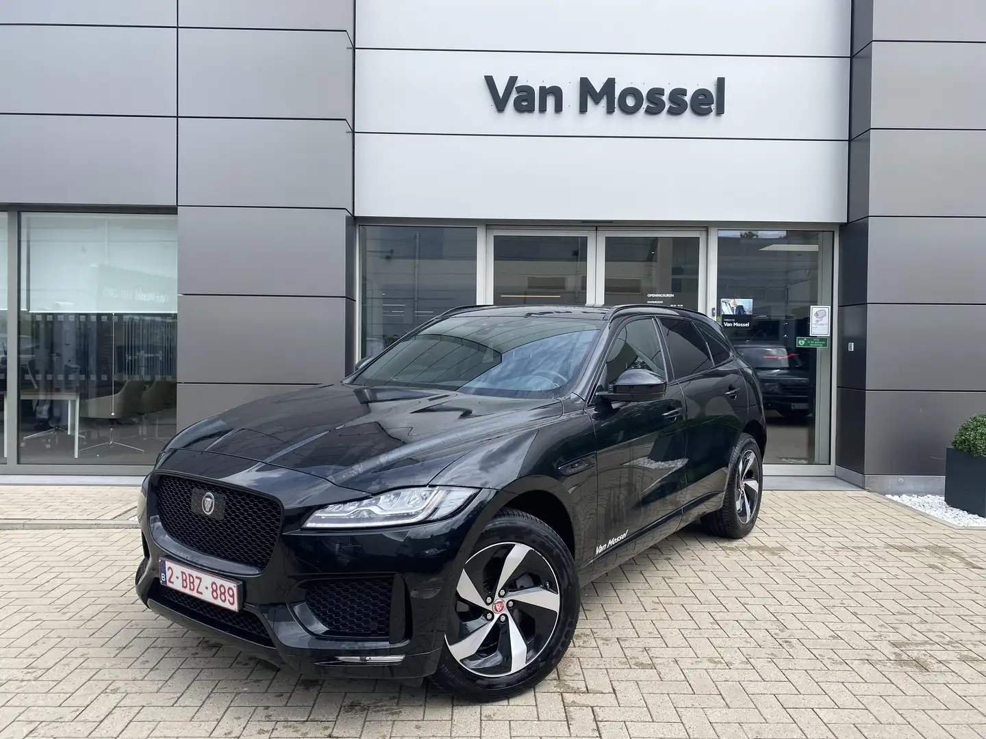 Jaguar F-Pace Chequered Flag! Siyah - 1
