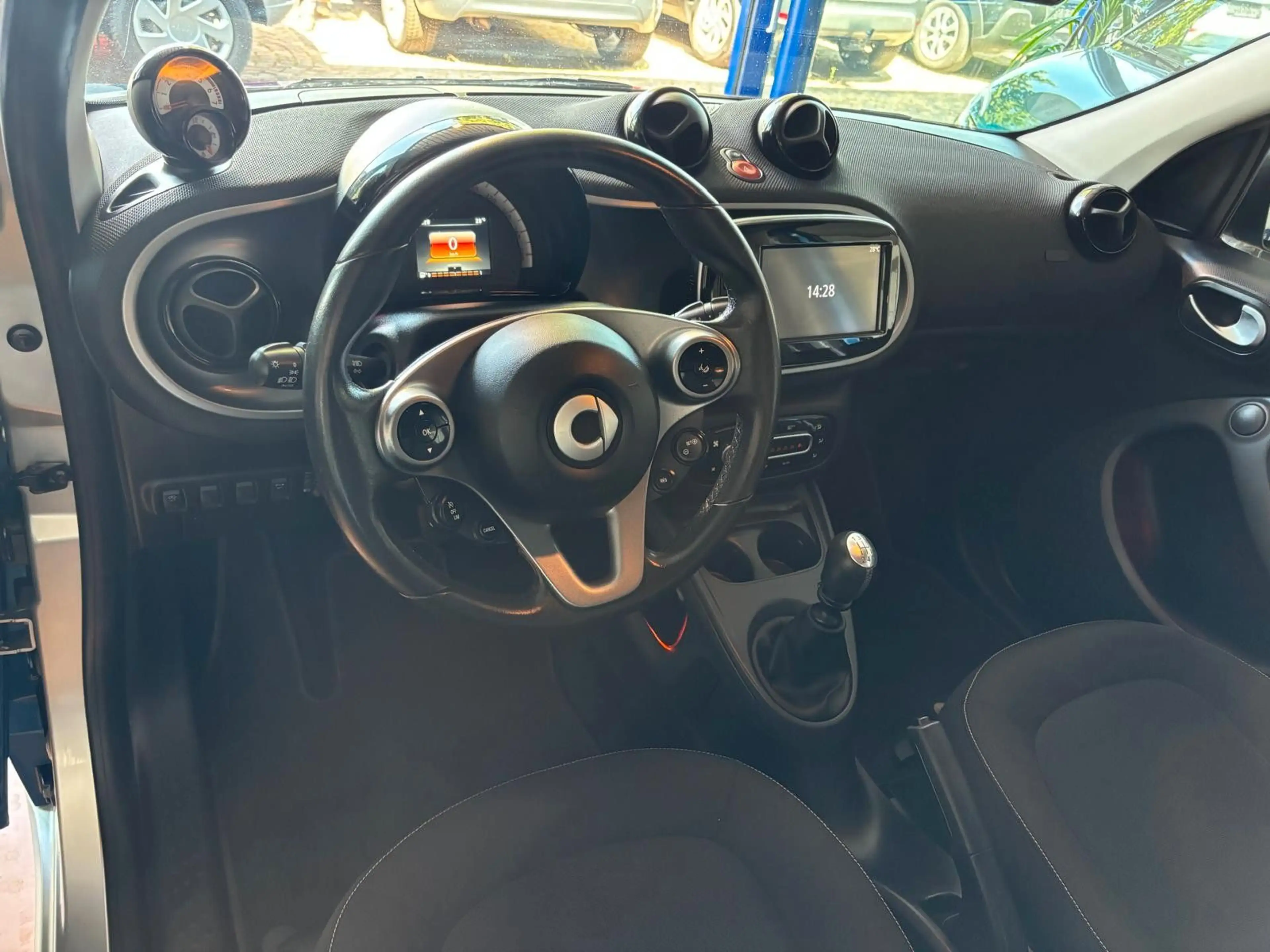 smart forFour forfour  66 kW / Panorama. — photo 9