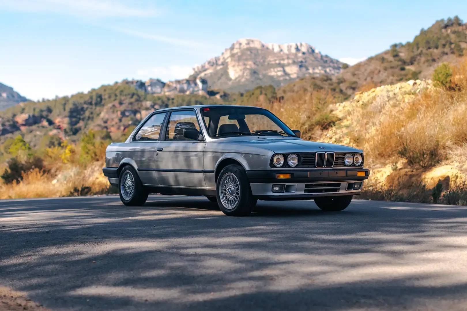BMW 325 325i srebrna - 2