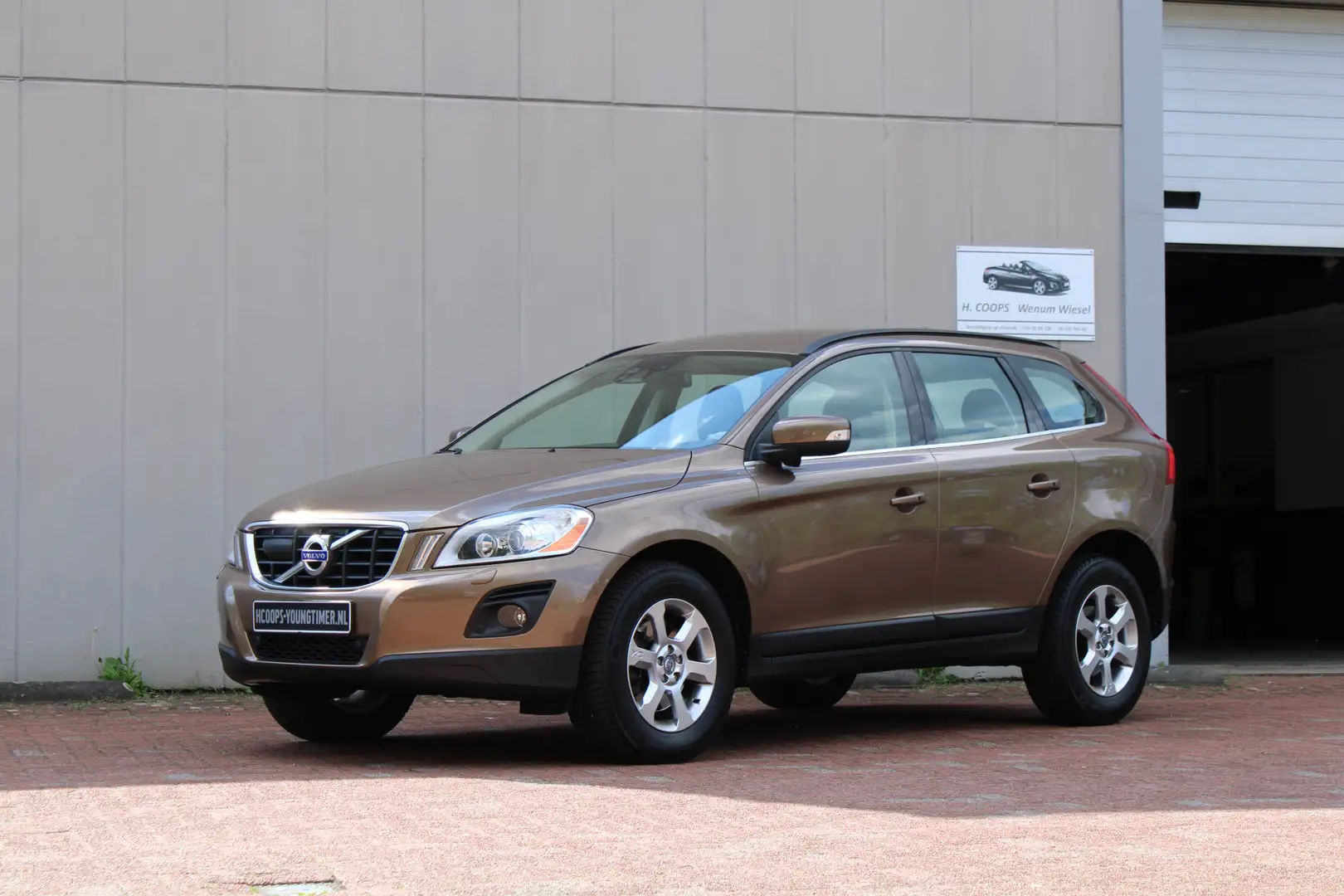 Volvo XC60 3.0 T6 AWD Summum AUTOMAAT YOUNGTIMER incl. 21% BT Brun - 2