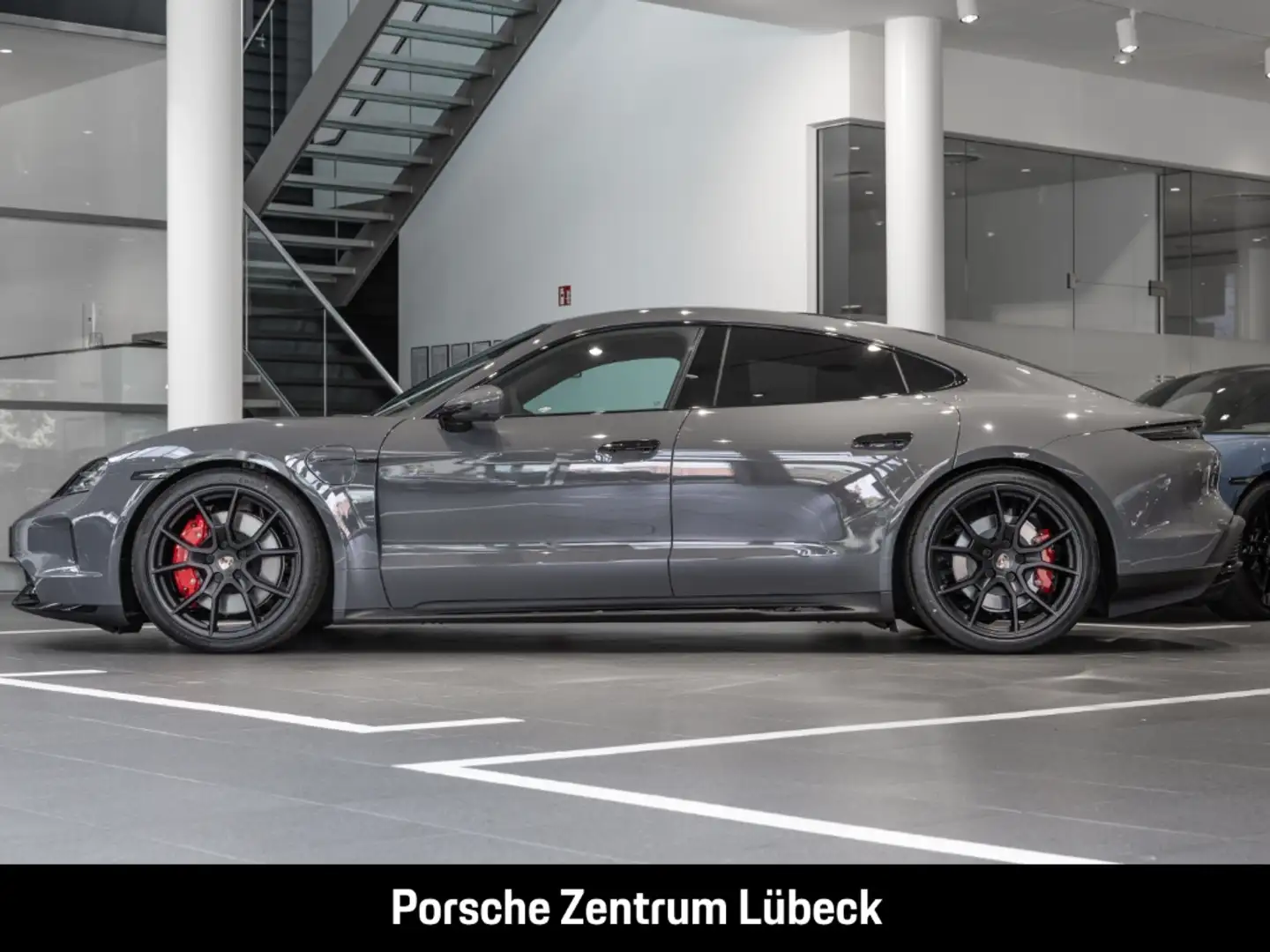 Porsche Taycan GTS BOSE Panoramadach Surround View LED Grau - 2