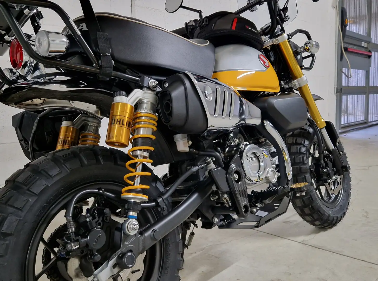 Honda Monkey 125 E5 - "SCRAMBLER BUILT" Amarillo - 2