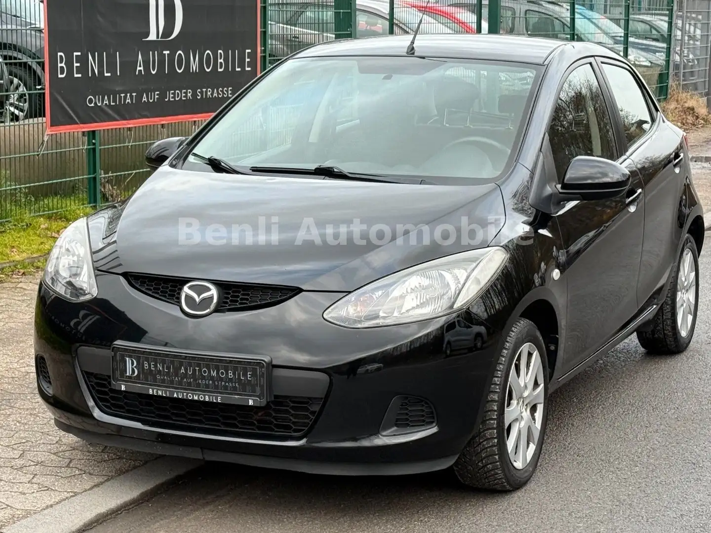 Mazda 2 Lim. 1.3 Independence/KLIMA/E-FENSTER/TÜV-NEU Schwarz - 1