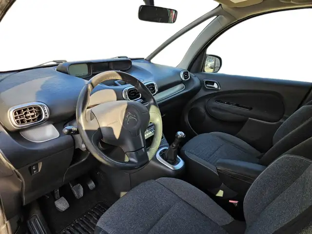 Citroen C3 Picasso view 4