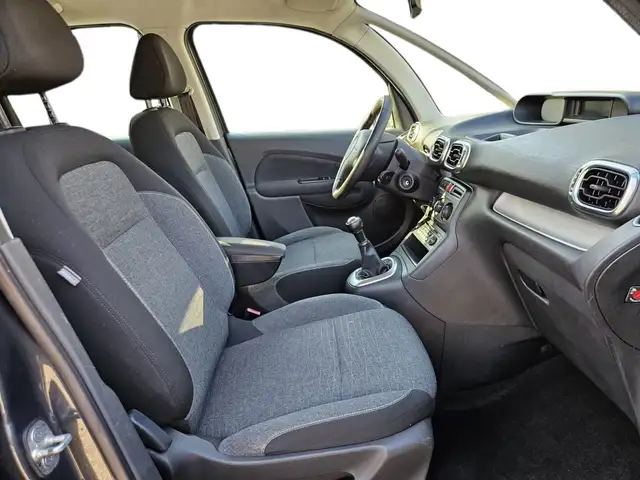 Citroen C3 Picasso view 8