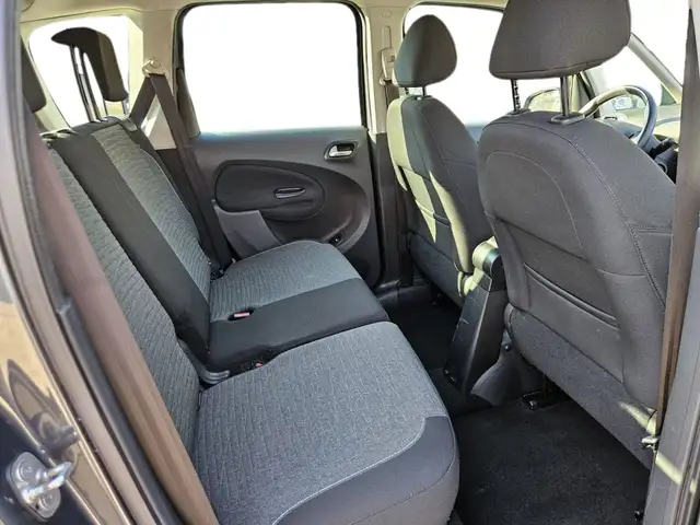 Citroen C3 Picasso view 9