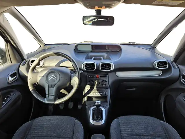 Citroen C3 Picasso view 6