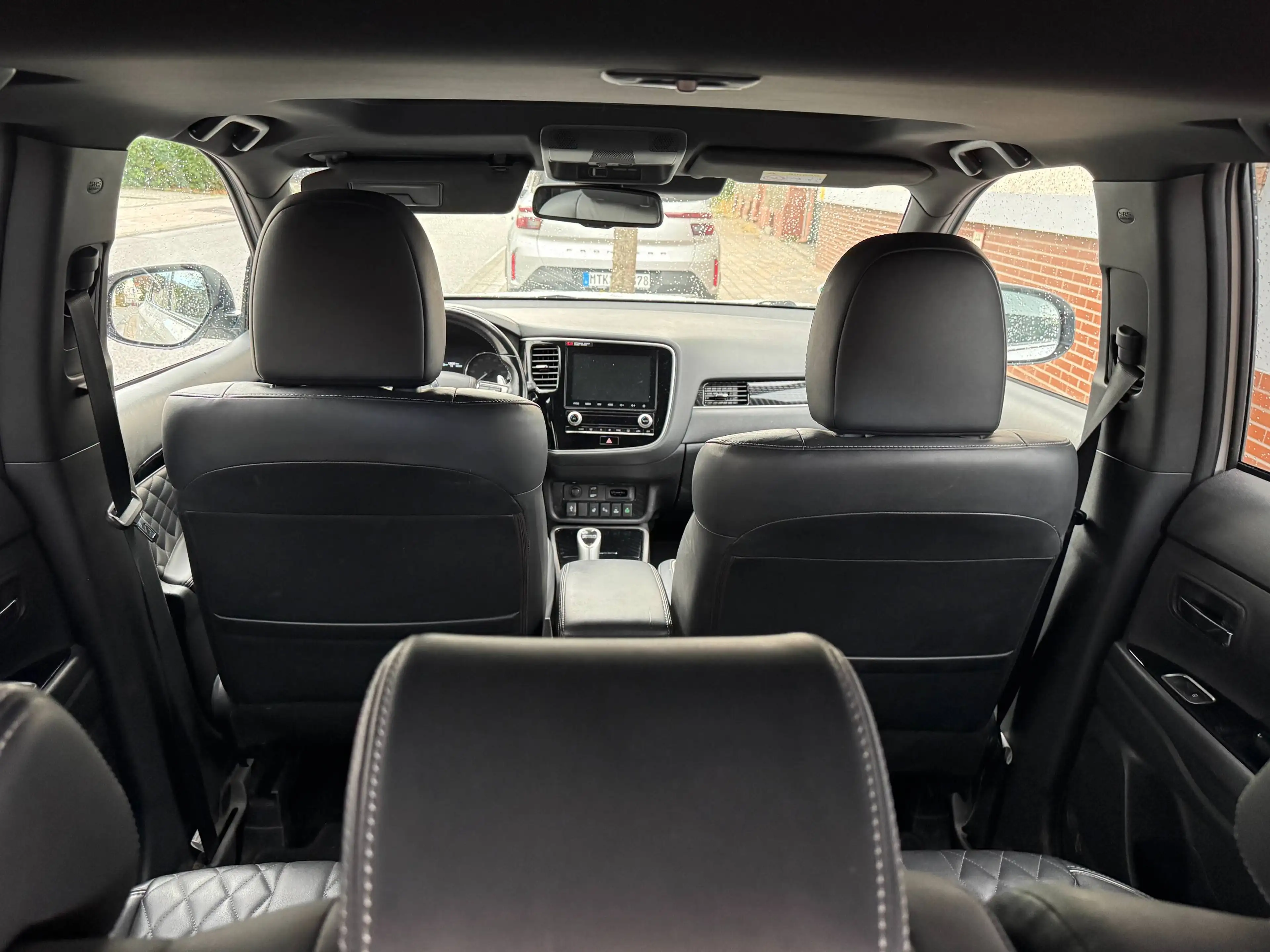 Mitsubishi Outlander 2.4 PHEV Top 4WD Leder Navi SHZ SD Kamera Tuv 7/28 2.Hd — photo 12