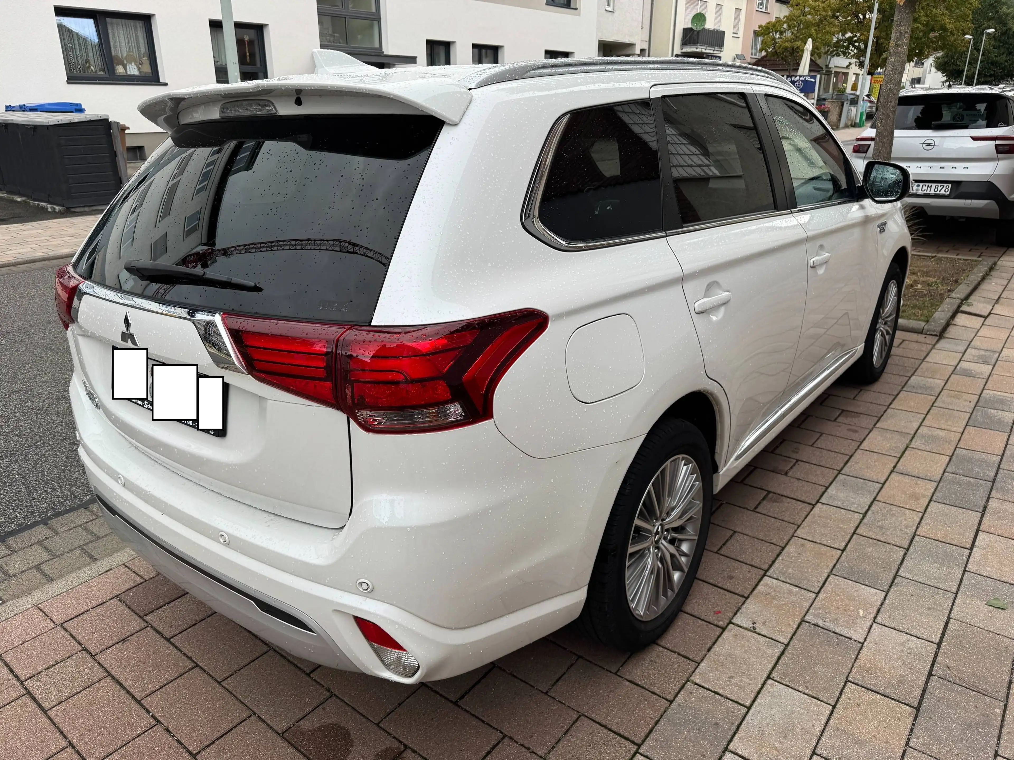 Mitsubishi Outlander 2.4 PHEV Top 4WD Leder Navi SHZ SD Kamera Tuv 7/28 2.Hd — photo 6