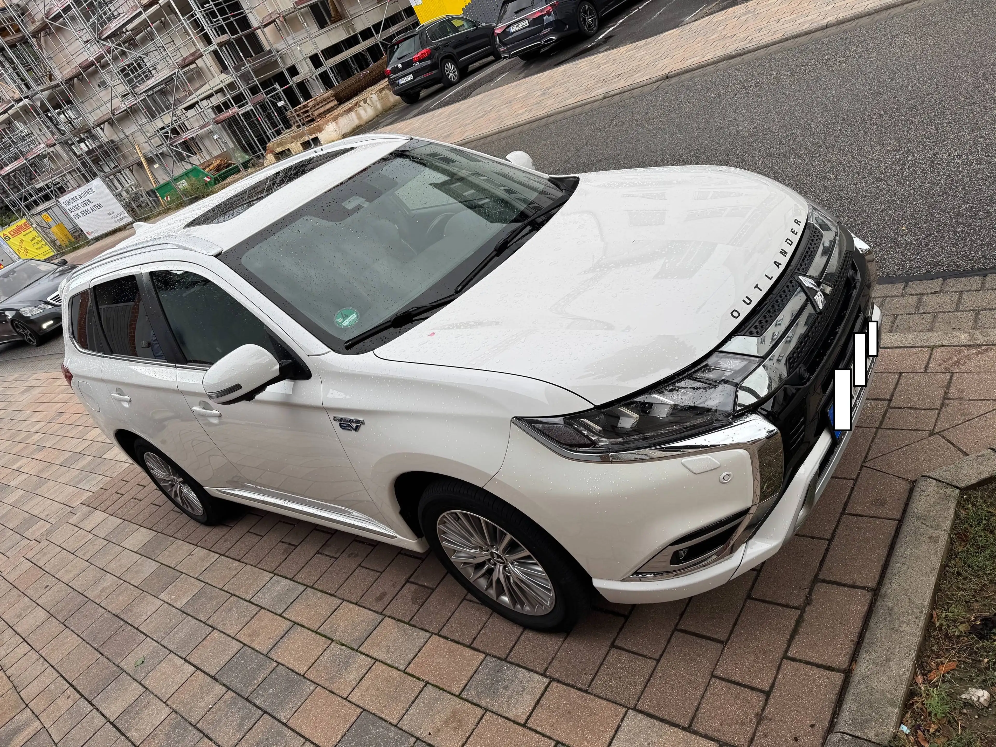 Mitsubishi Outlander 2.4 PHEV Top 4WD Leder Navi SHZ SD Kamera Tuv 7/28 2.Hd — photo 5