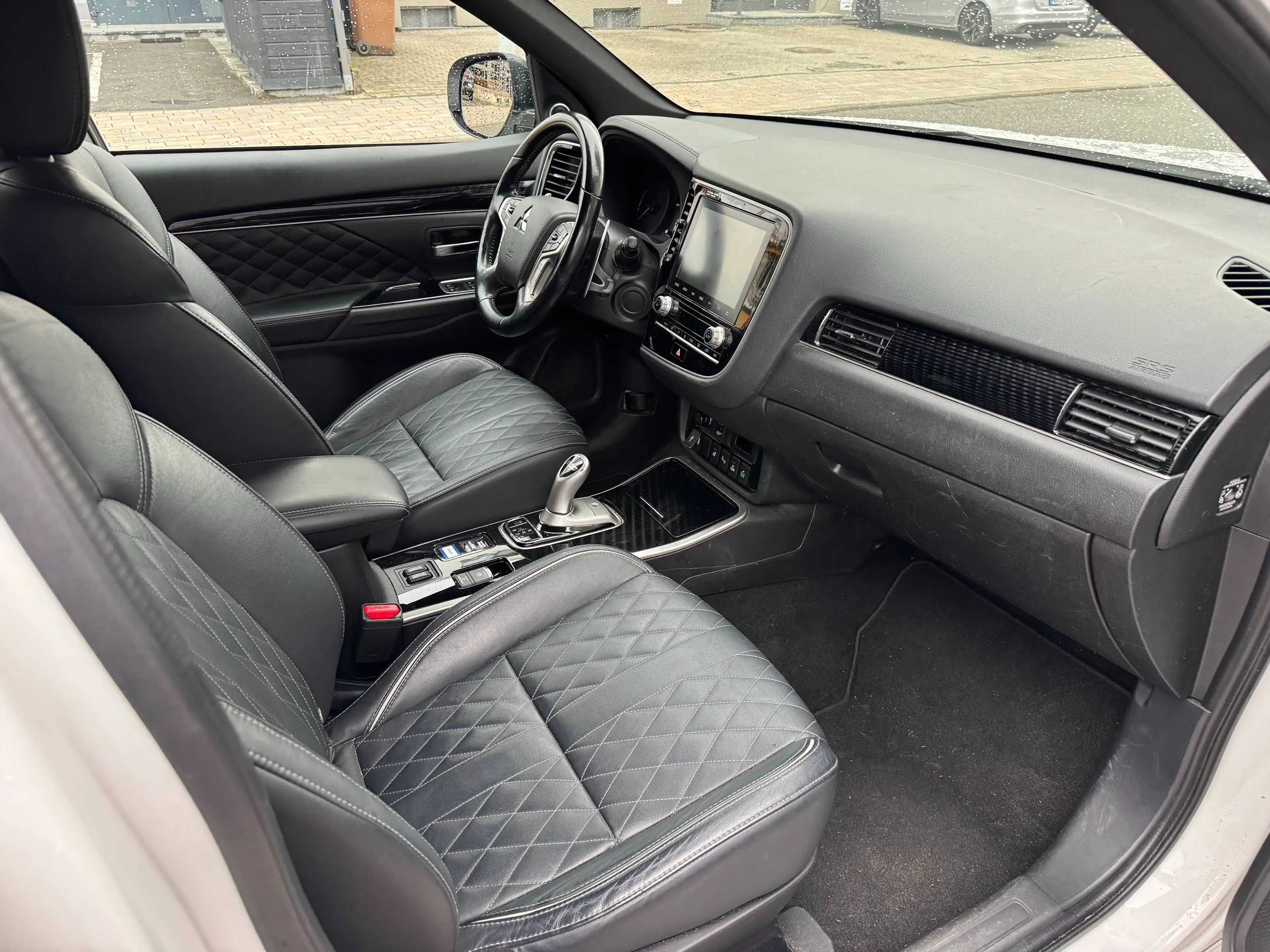 Mitsubishi Outlander 2.4 PHEV Top 4WD Leder Navi SHZ SD Kamera Tuv 7/28 2.Hd — photo 13