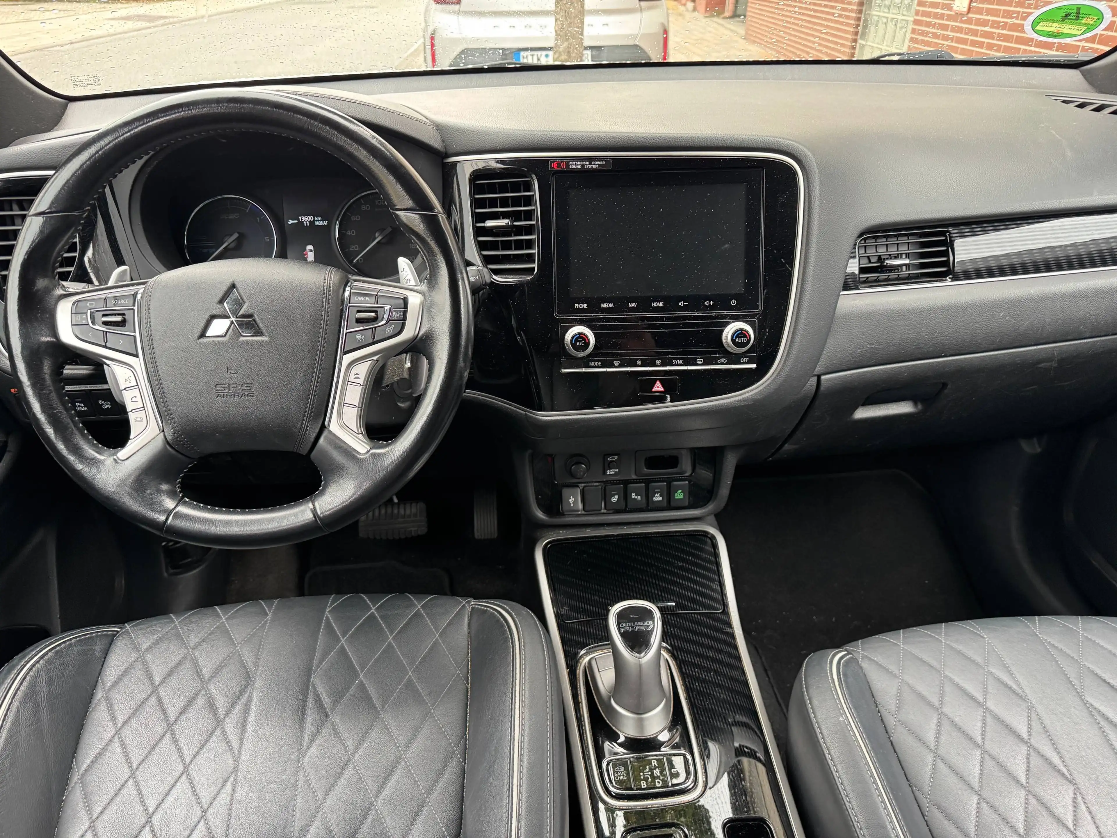 Mitsubishi Outlander 2.4 PHEV Top 4WD Leder Navi SHZ SD Kamera Tuv 7/28 2.Hd — photo 10