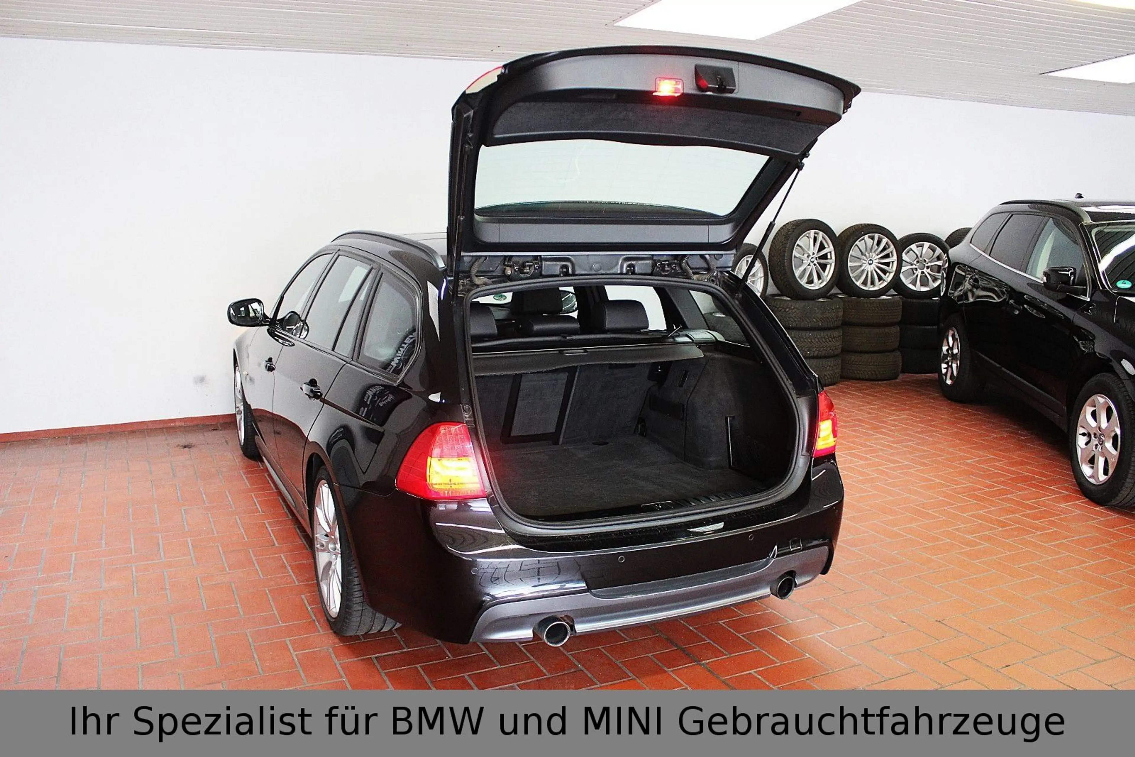 BMW 335 i*M-Paket*2.Hand*Scheckheft*Navi*Xenon — photo 12
