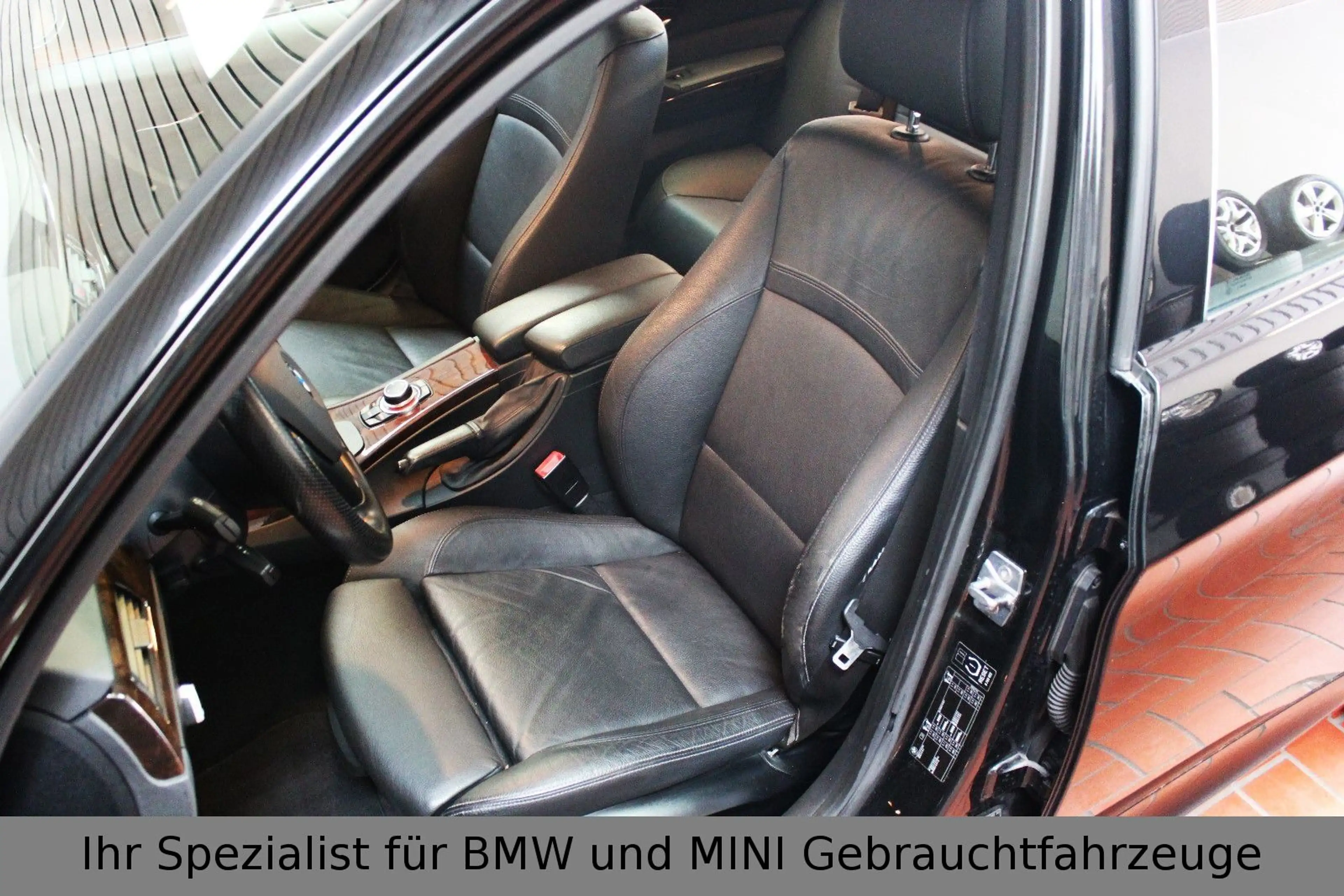 BMW 335 i*M-Paket*2.Hand*Scheckheft*Navi*Xenon — photo 15