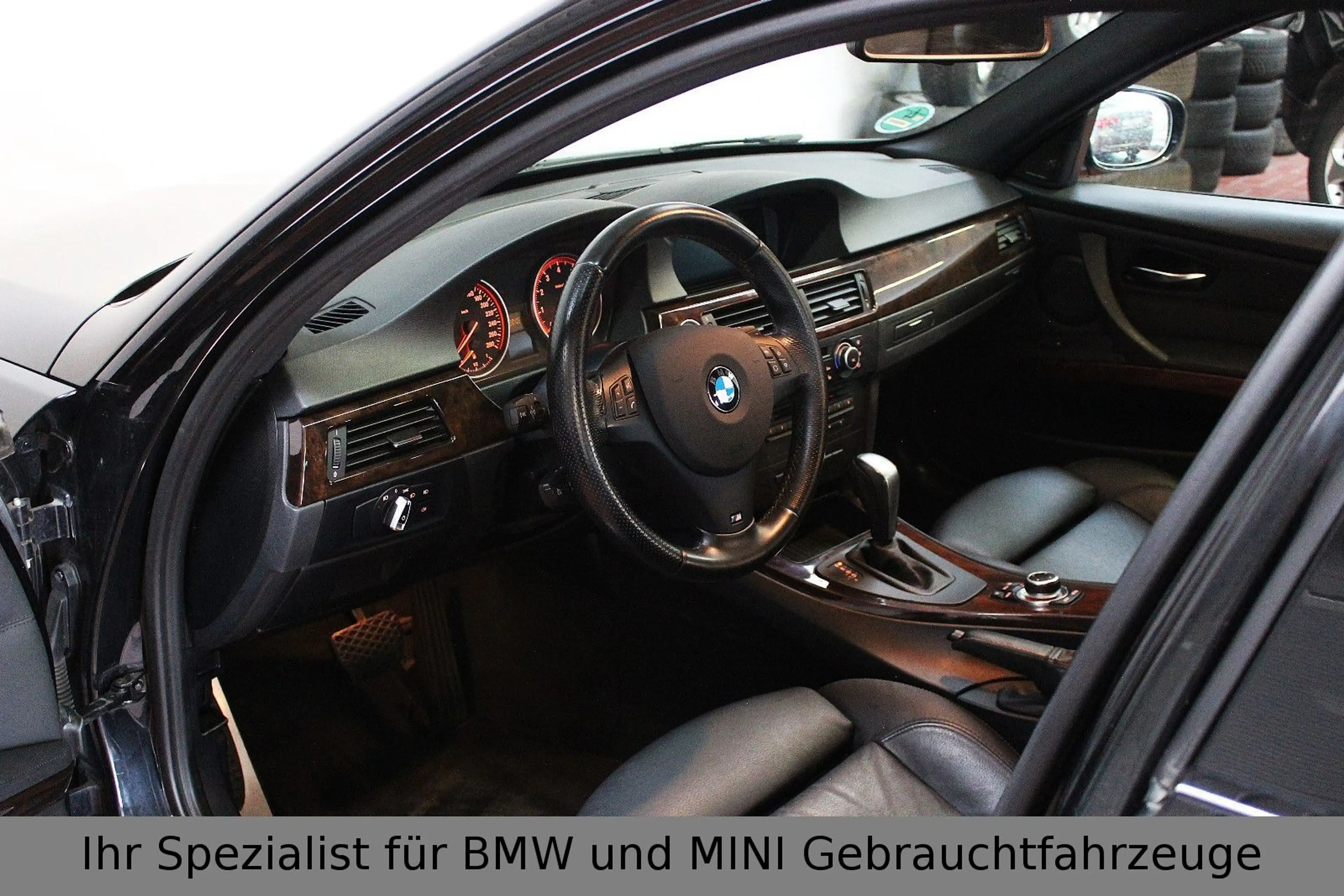 BMW 335 i*M-Paket*2.Hand*Scheckheft*Navi*Xenon — photo 14