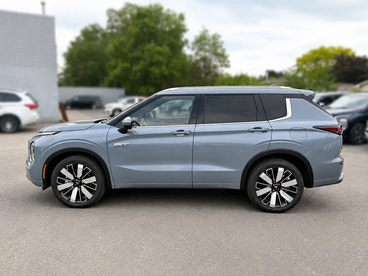 Mitsubishi Outlander photo Mitsubishi Outlander