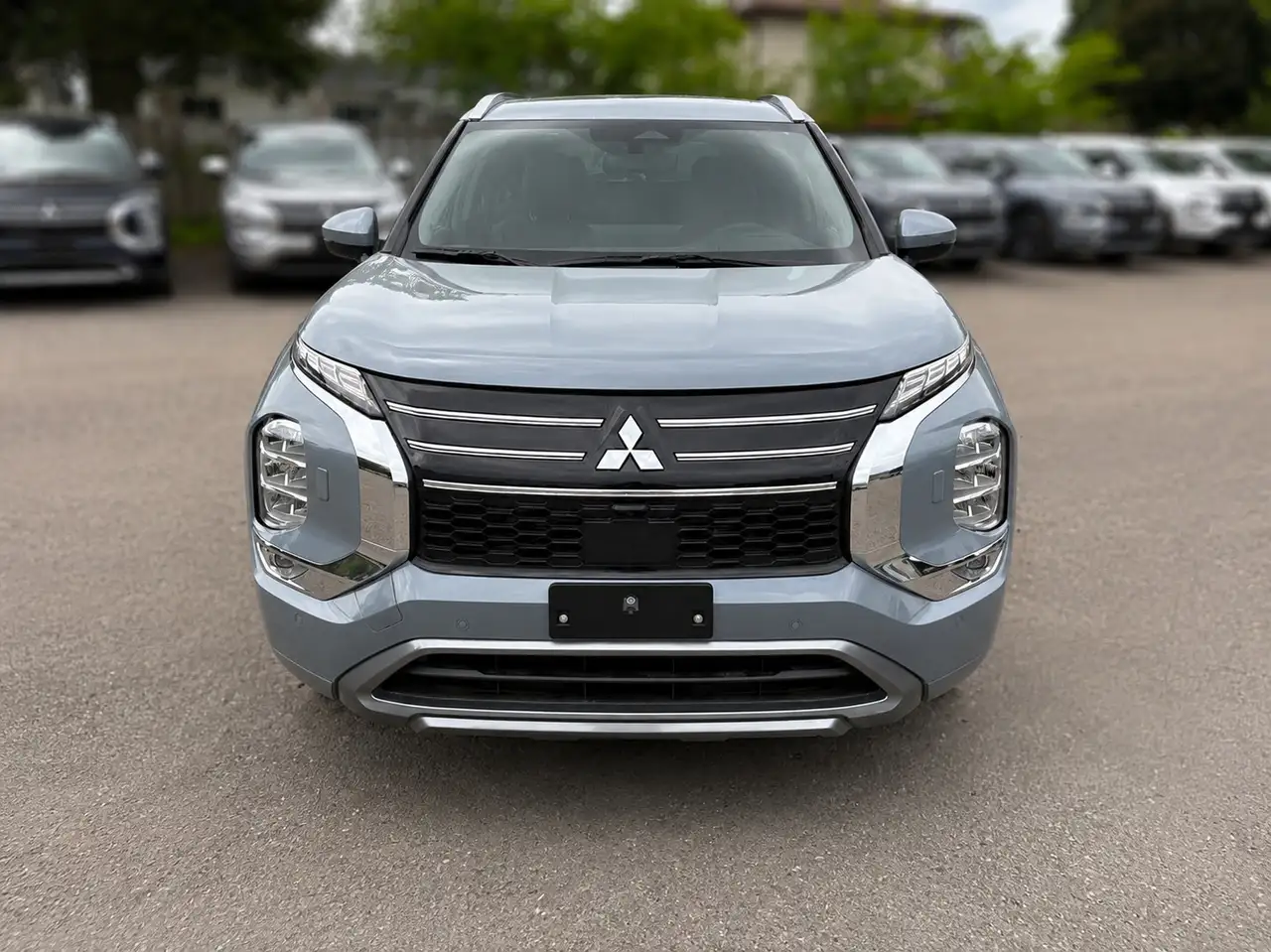 Mitsubishi Outlander photo Mitsubishi Outlander