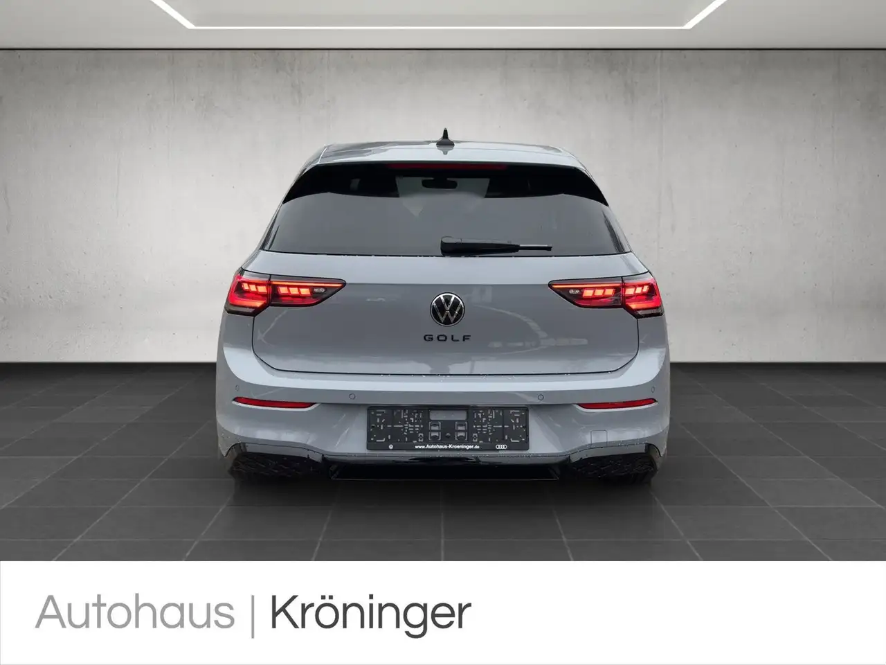 Volkswagen Golf VIII R-Line 1.5 eTSI DSG AHK HUD IQ.Light 6