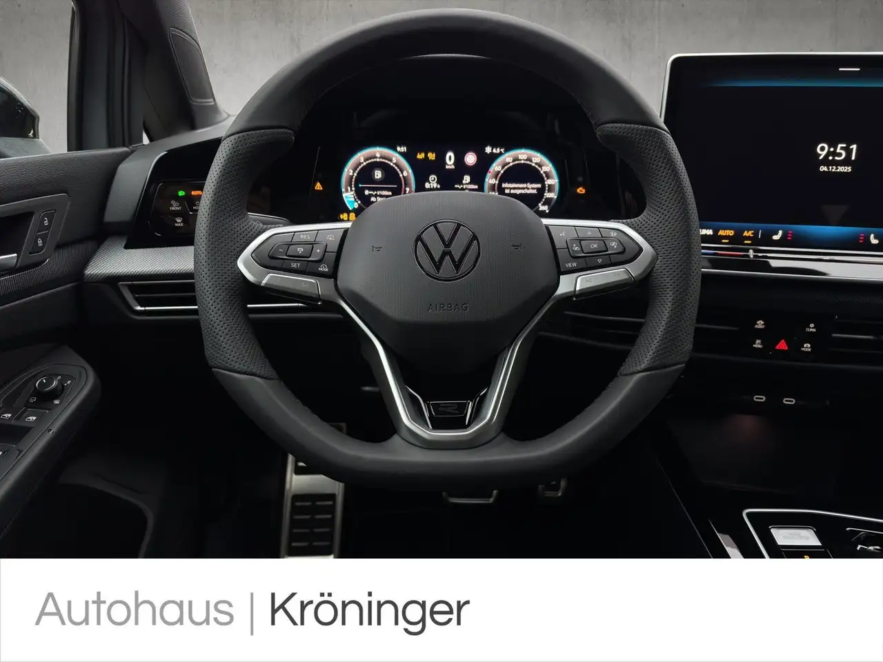 Volkswagen Golf VIII R-Line 1.5 eTSI DSG AHK HUD IQ.Light 11