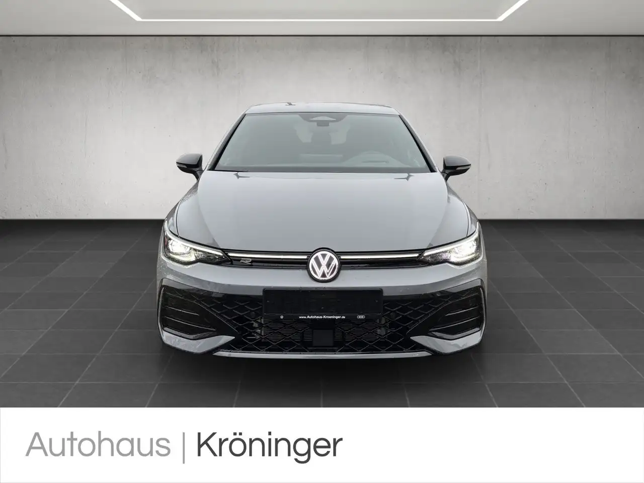 Volkswagen Golf VIII R-Line 1.5 eTSI DSG AHK HUD IQ.Light 5