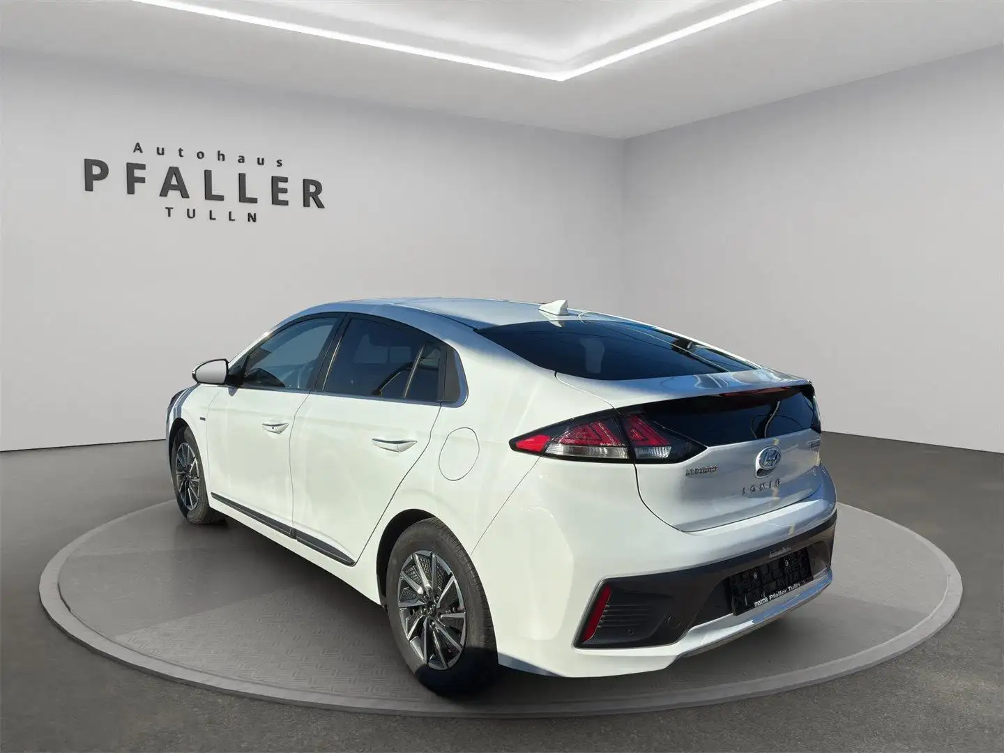Hyundai IONIQ Ioniq Elektro 38kWh Level 5 Weiß - 2