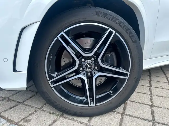 Mercedes-Benz GLS Class view 3