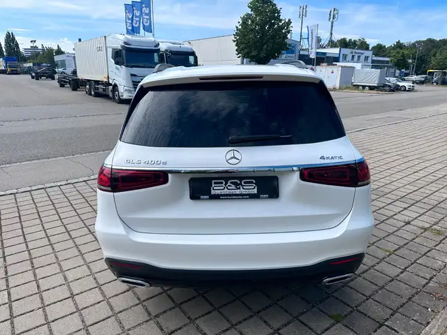Mercedes-Benz GLS Class view 6