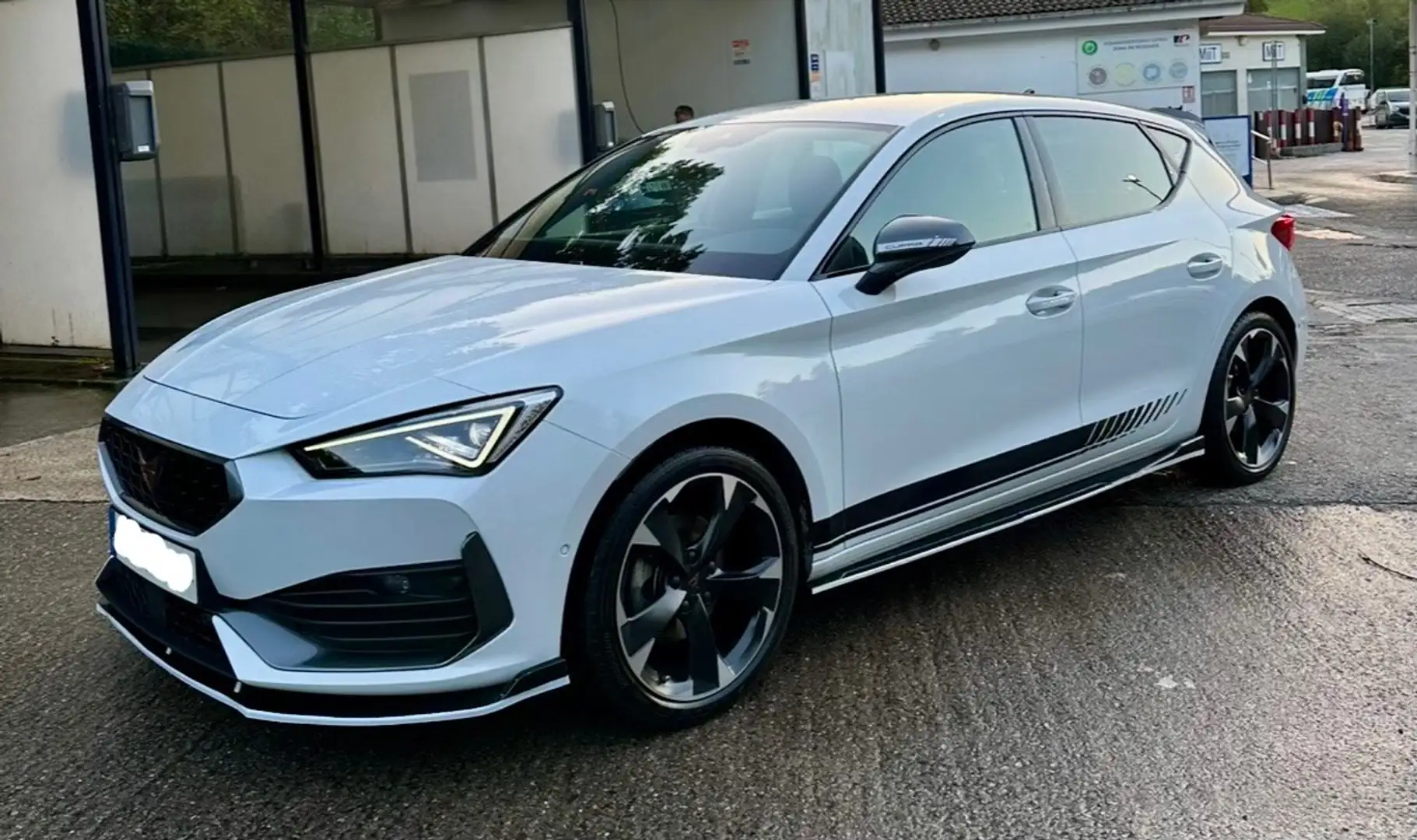 CUPRA Leon León 1.4 TSI VZ e-Hybrid DSG 245 VZ Blanco - 1