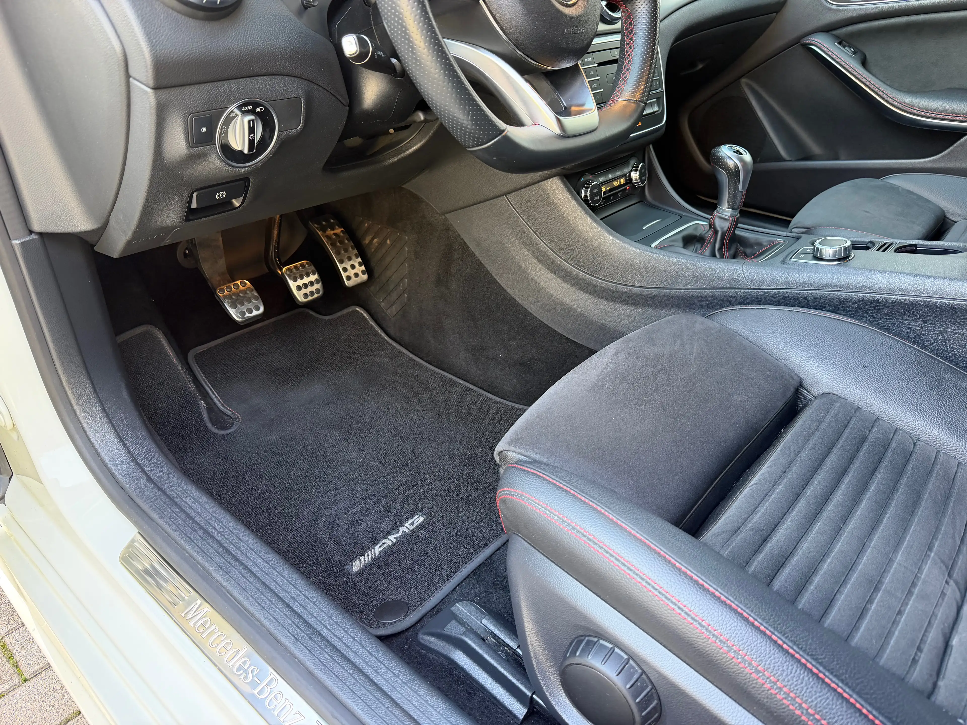 Mercedes-Benz CLA 180 AMG-Line XENON/NAVI/KLIMAAUT./R-KAMERA/SHZ/TEMPOMAT — photo 15