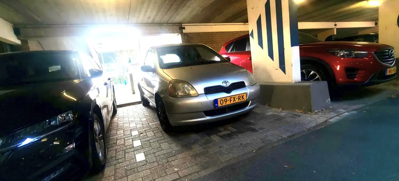 Toyota Yaris Nieuwe APK tot 22 sept 2027 1.3-16V VVT-i Luna, foto 1