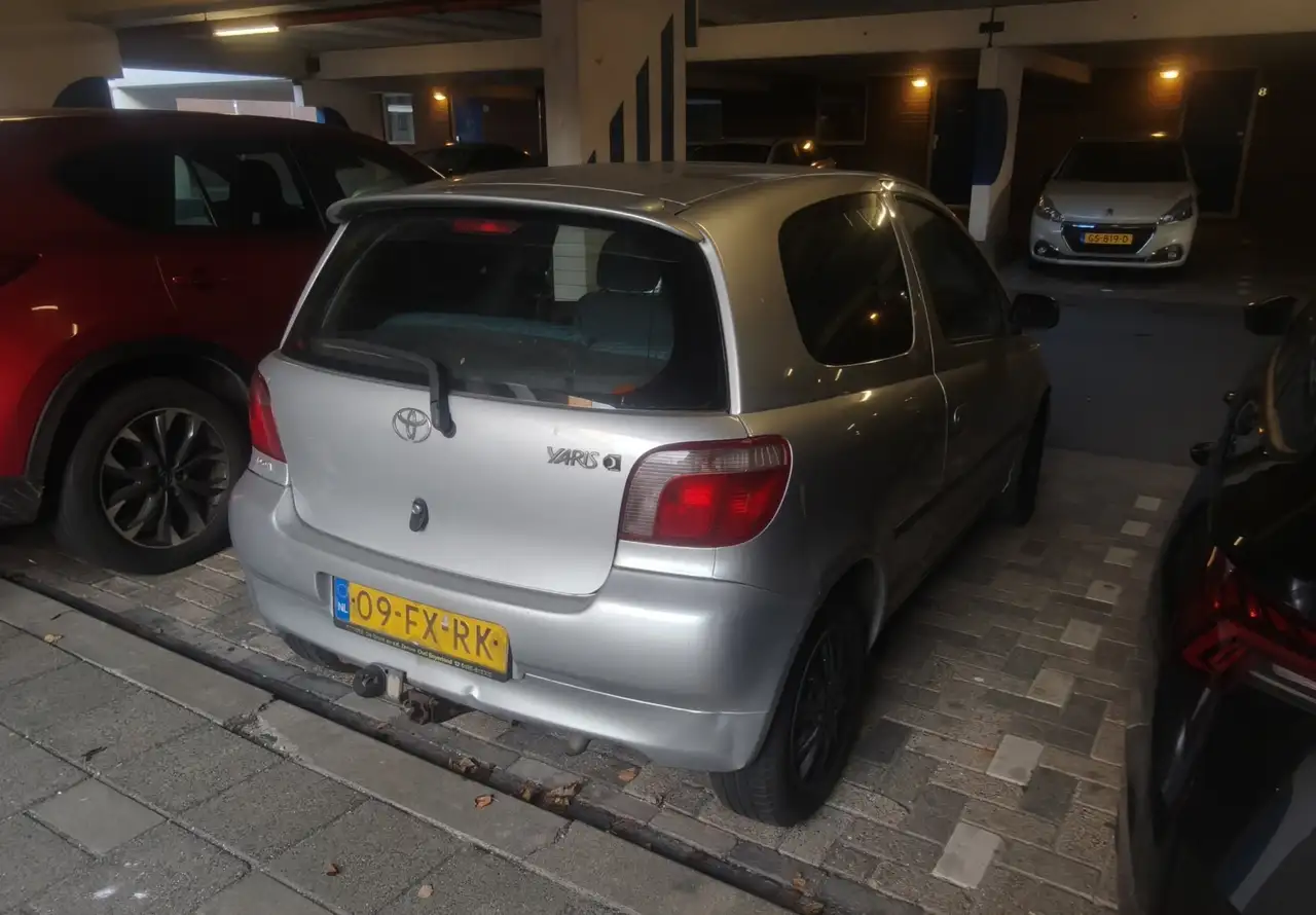 Toyota Yaris Nieuwe APK tot 22 sept 2027 1.3-16V VVT-i Luna, foto 3