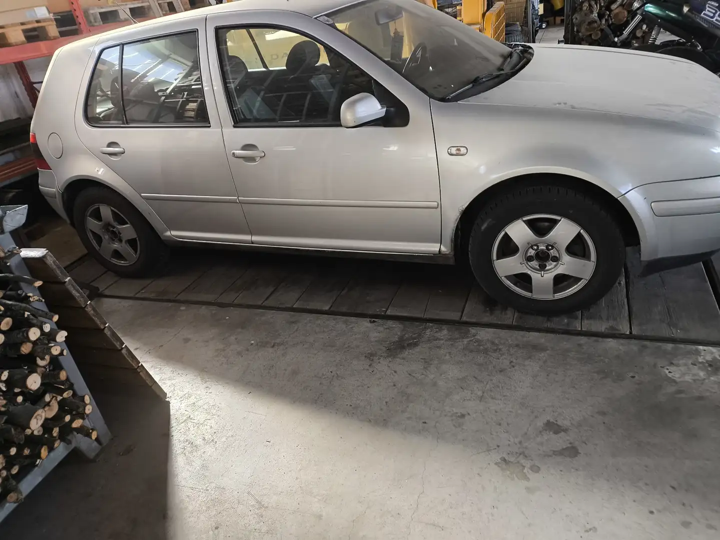 Volkswagen Golf 1.9 TDI - 1