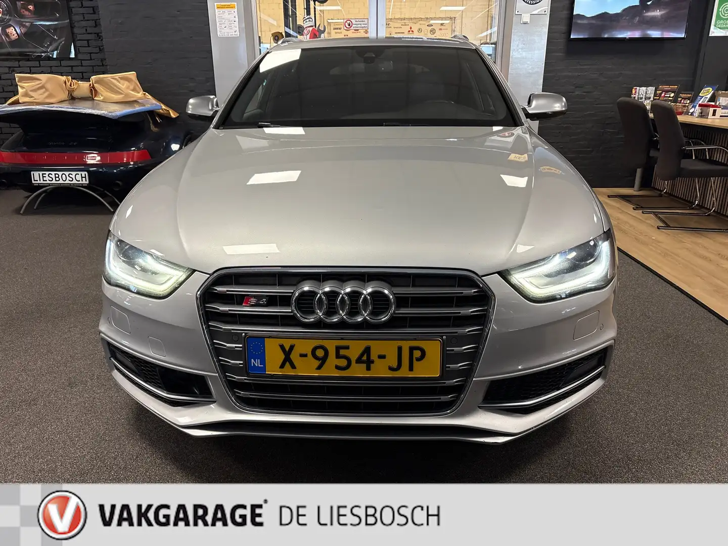 Audi A4 Avant 3.0 TFSI S4 quattro Pro Line,navi, B&O,stoel Grijs - 2