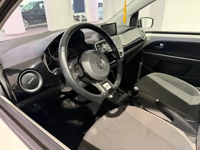 Volkswagen up! view 8