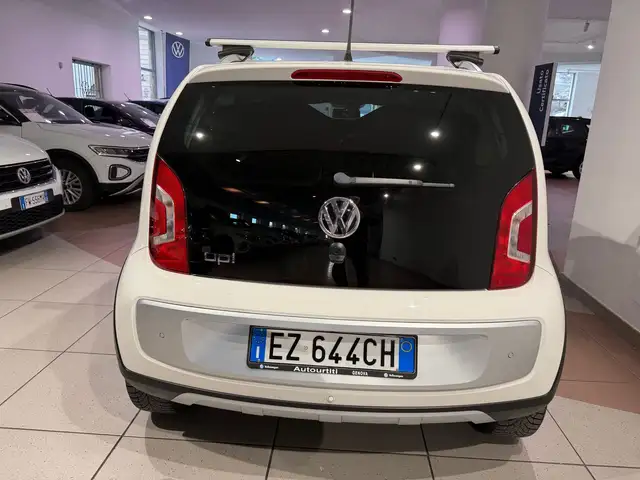 Volkswagen up! view 4