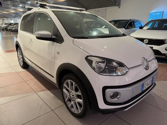 Volkswagen up! view 6