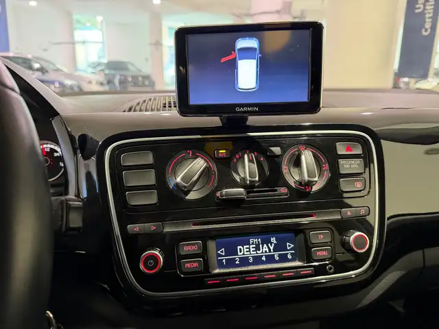 Volkswagen up! view 13