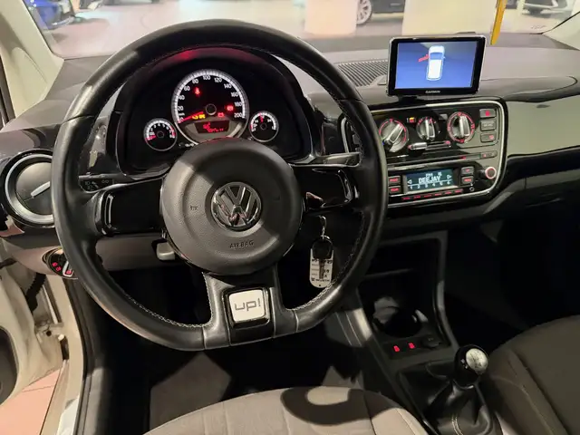 Volkswagen up! view 11