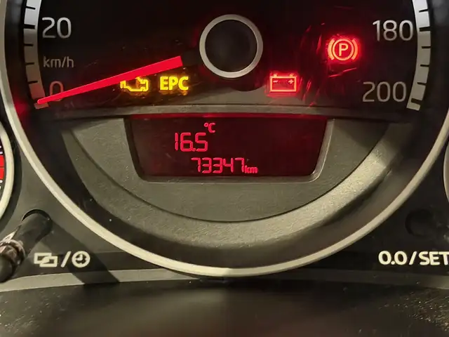 Volkswagen up! view 12