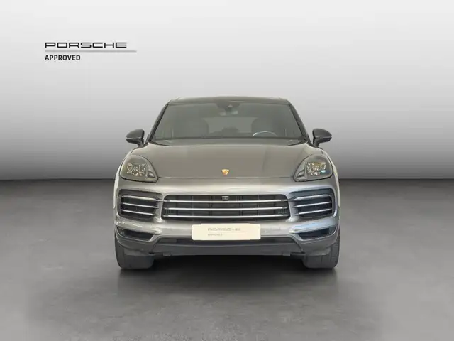 Porsche Cayenne view 8