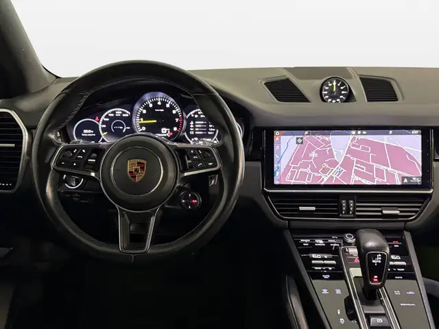 Porsche Cayenne view 12