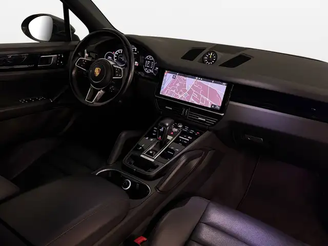 Porsche Cayenne view 10