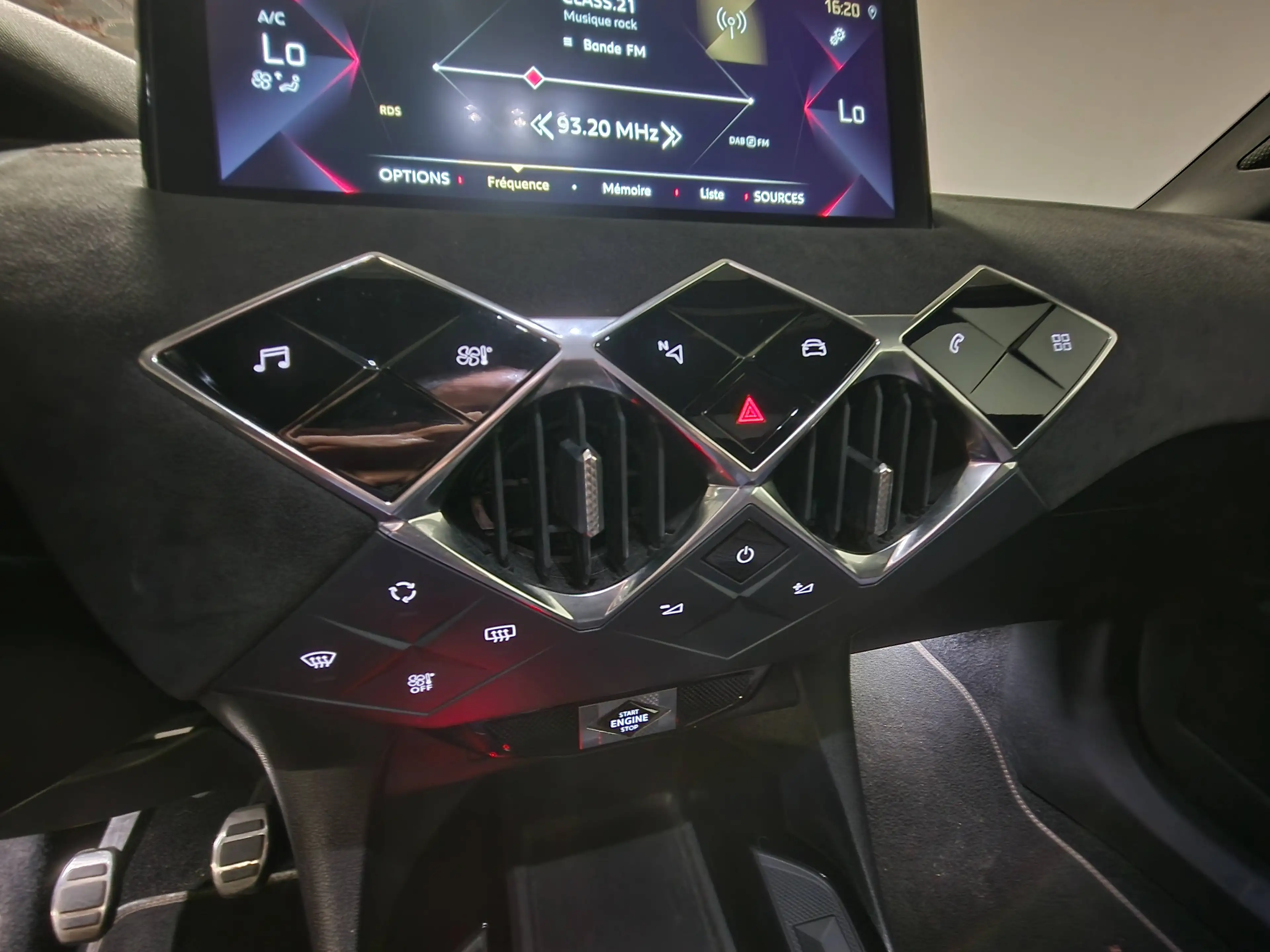 DS Automobiles DS 3 Crossback Performance Line -Garantie 12M — photo 13