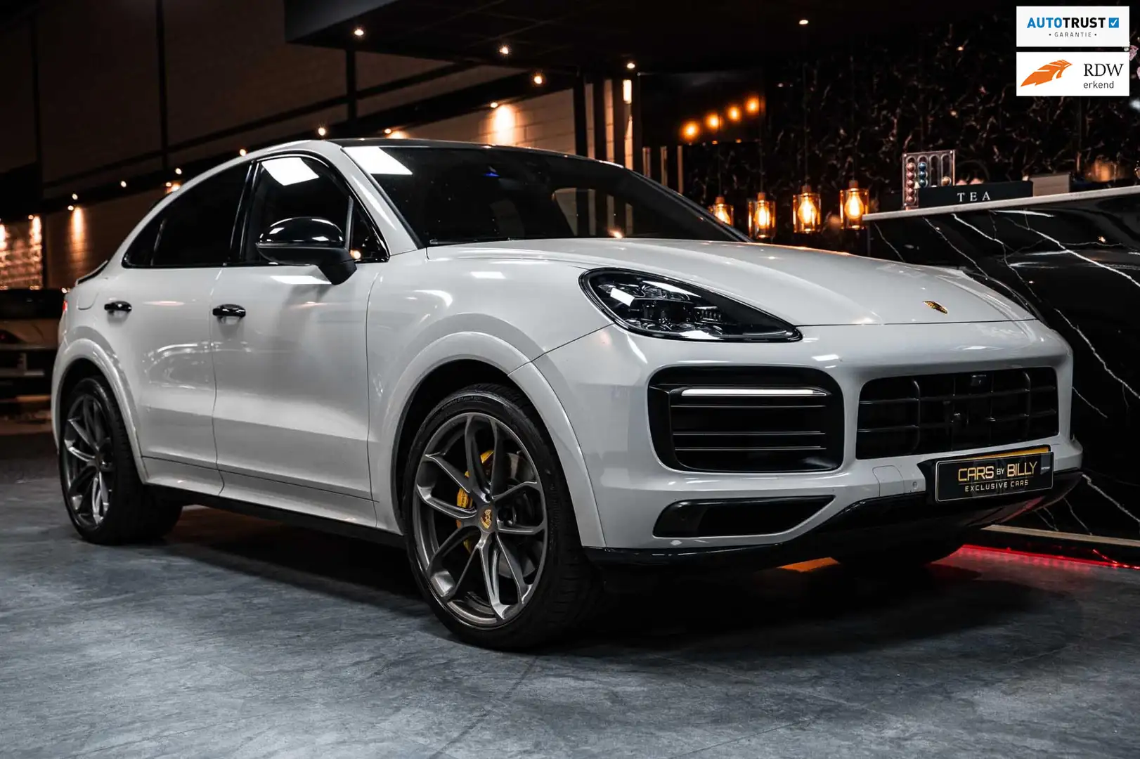 Porsche Cayenne Coupé 3.0 E-Hybrid FULL|WRAP|BOSE|MASSAGE Zwart - 1