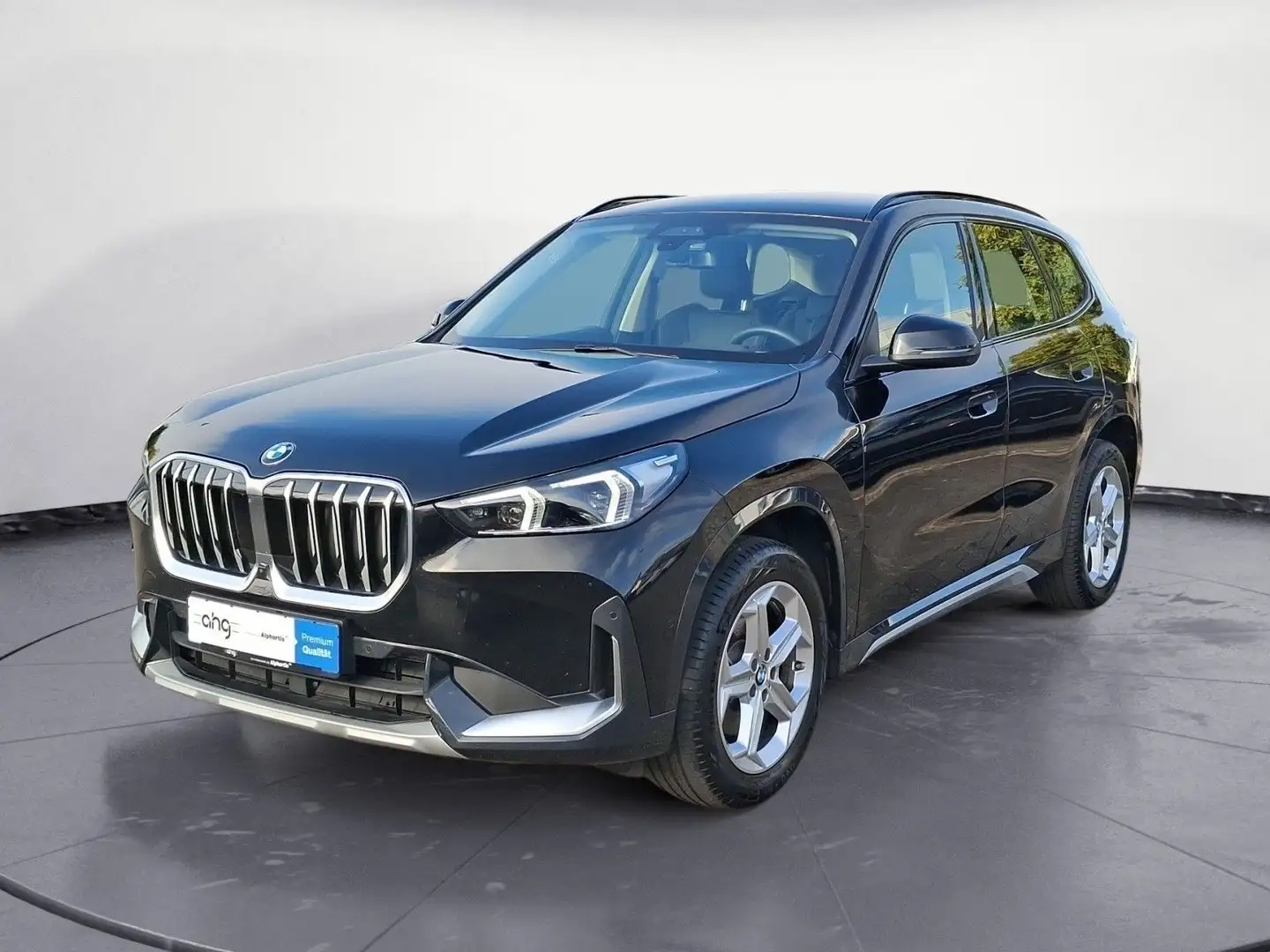 BMW X1 sDrive20i Steptronic Head-Up AHK Sportsitze Schwarz - 2