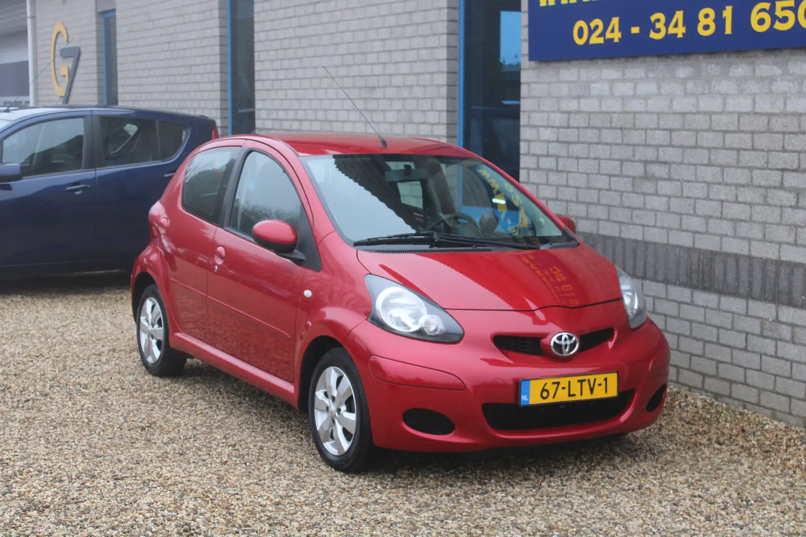 Toyota Aygo 1.0-12V Aspiration Red Airco Rood - 1