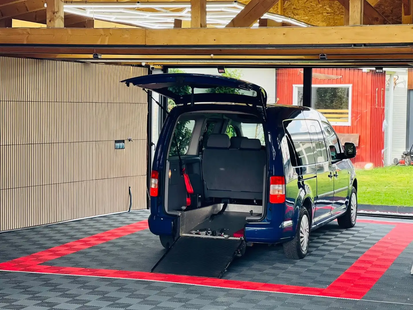Volkswagen Caddy Maxi 1.6 Behindertengerecht-Rampe Blau - 1